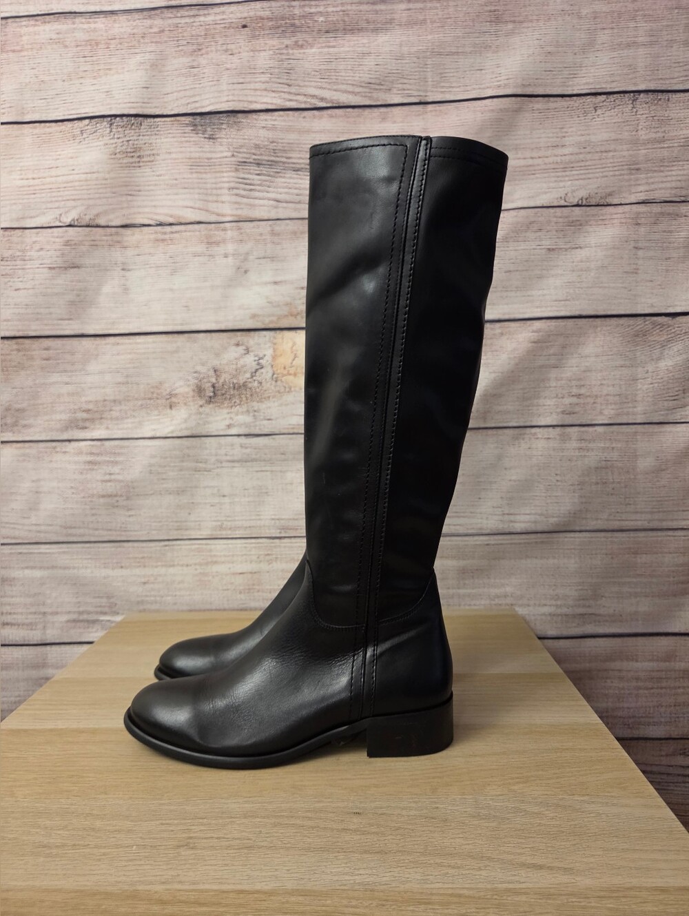 La Canadienne Amir Leather Boots.